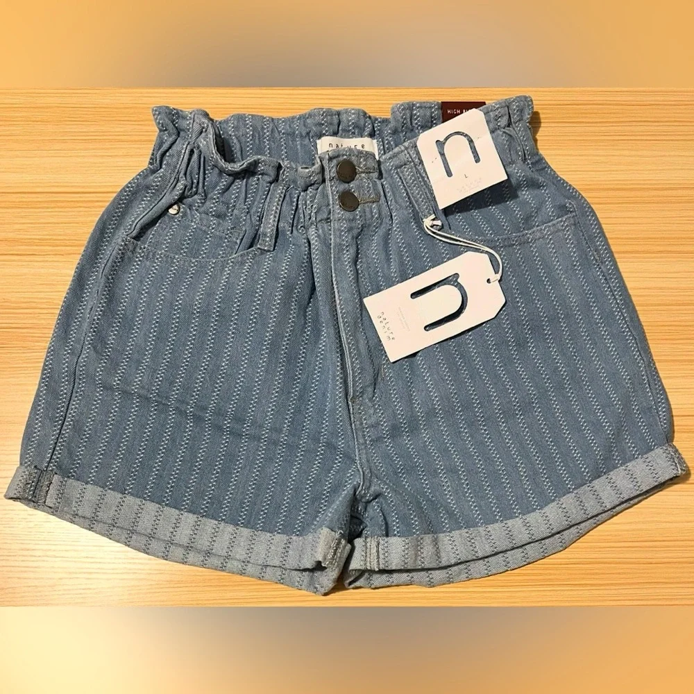 Nature Denim High Rise Striped Paperbag Waist Shorts Blue Size L Resort Cruise - Picture 2 of 8